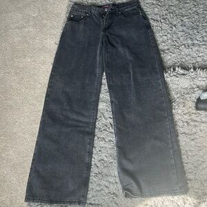edikted xs low rise Raelynn jeans (black washed)
